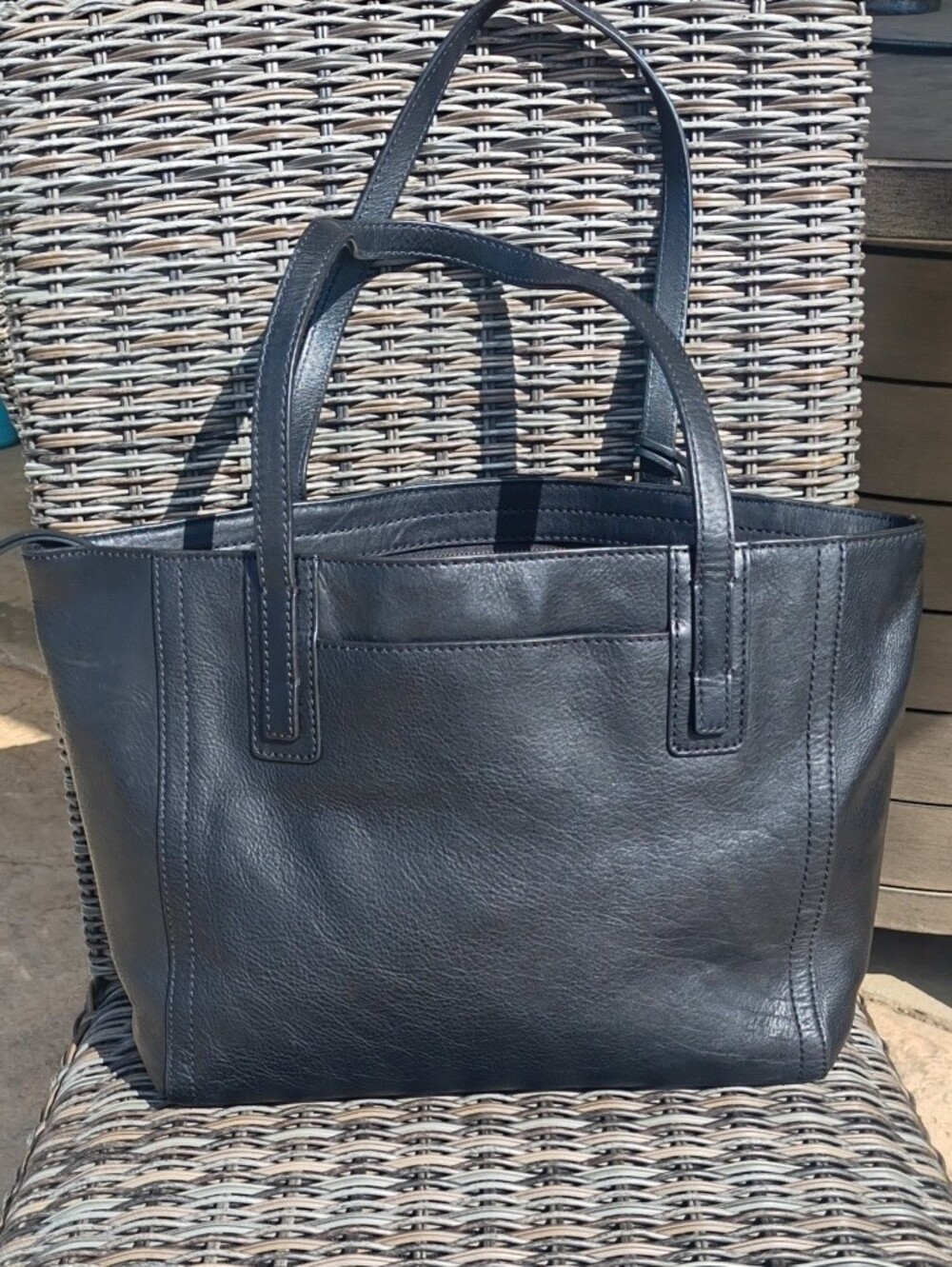 Fossil Tote In Black - Picture 2 of 11